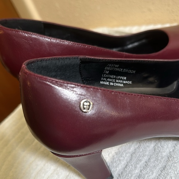 Etienne Aigner pumps size 7 - Picture 4 of 6